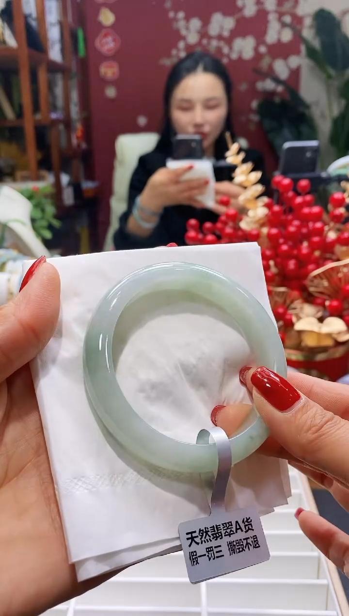 【闪购商品】翡翠手镯未镶嵌124圈口5758/12.7*8.1
