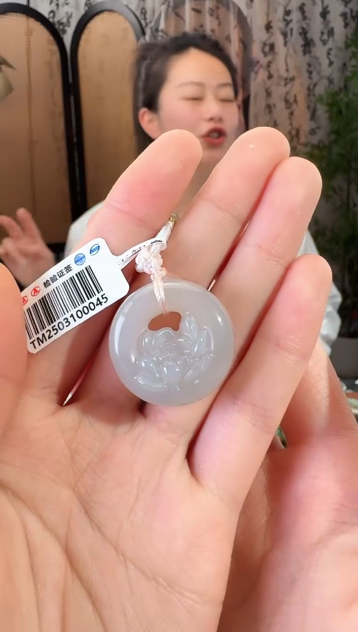 和田玉未镶嵌颈饰花