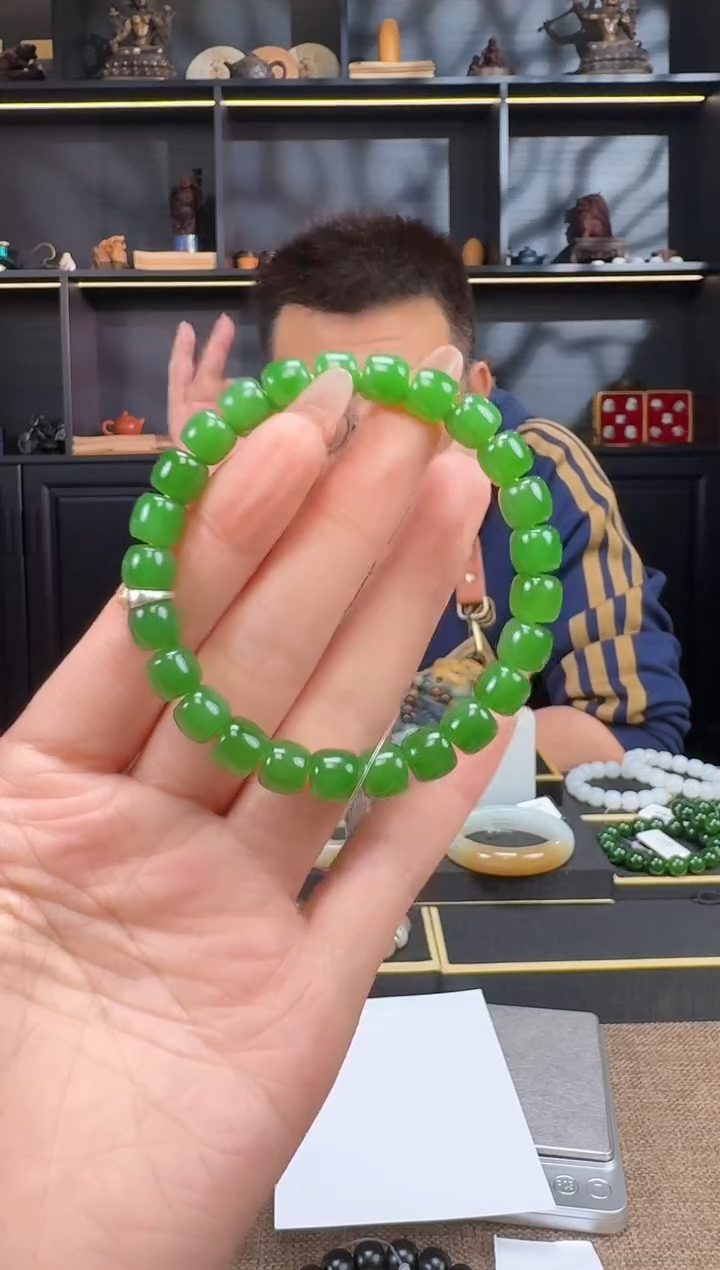 【闪购商品】和田玉-未镶嵌8.5mm碧玉极致弧手串