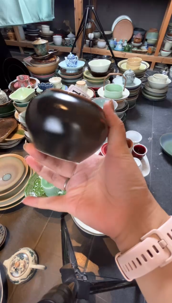 瓷片小*恩b021黑金罐 