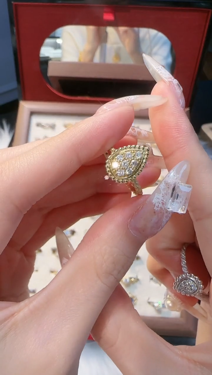 【闪购商品】钻石戒指/指环18K金镶嵌水滴钻戒16# k黄