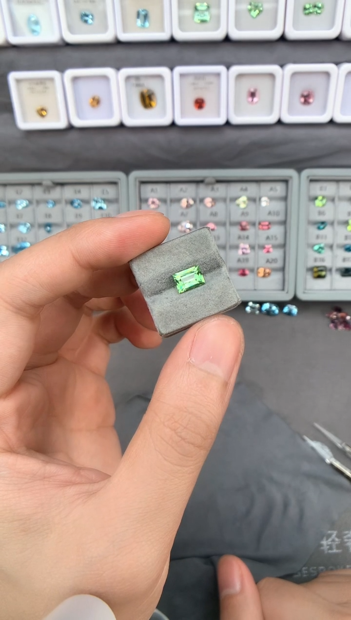 【闪购商品】定制石榴石裸石未镶嵌1.8ct