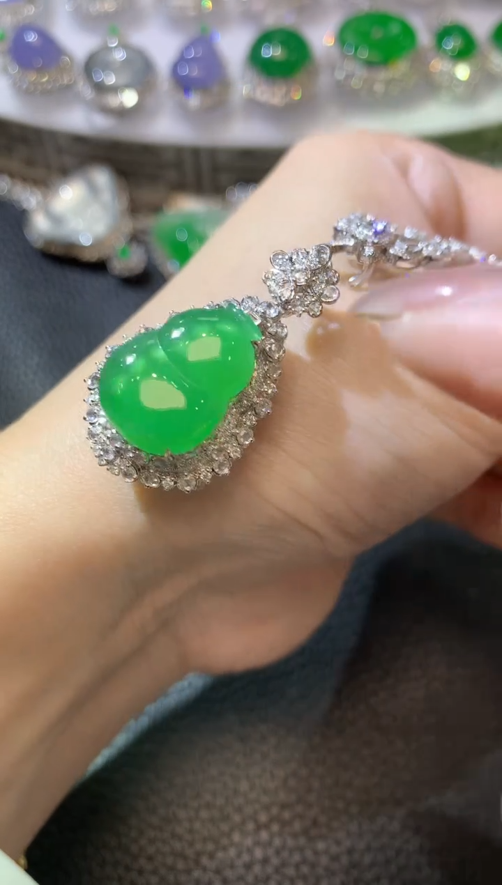 翡翠18K金镶嵌吊坠(不含链)C50