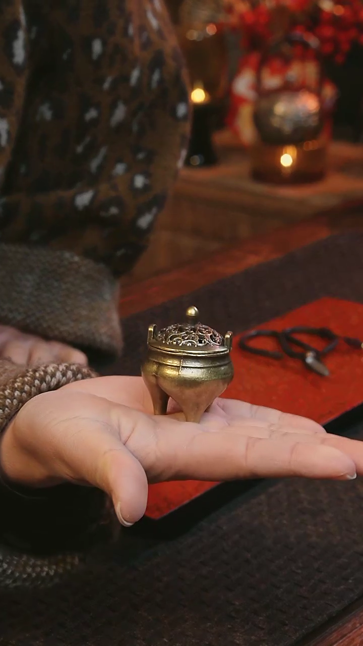 【闪购商品】瓷片香炉--------------