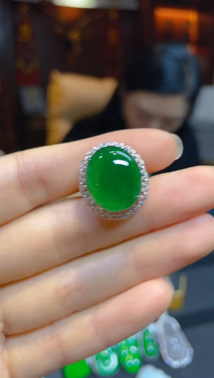 【闪购商品】翡翠戒指18K金镶嵌112340天然A货翡翠戒指