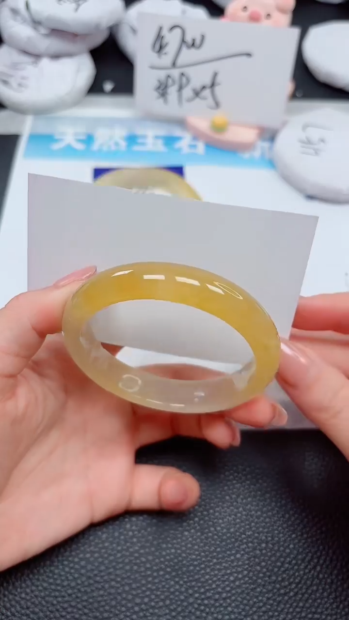 【闪购商品】石英质玉手镯未镶嵌586