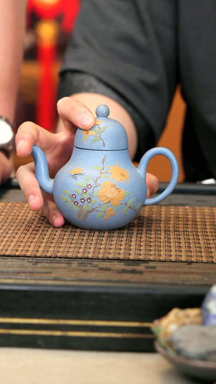 紫砂壶LJY68《花鸟·思婷》海蓝宝