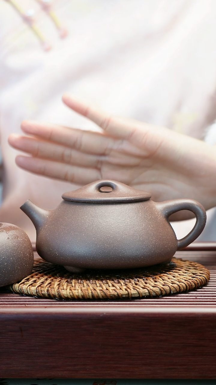 茶壶紫砂原矿紫玉金砂  景舟石瓢   275cc