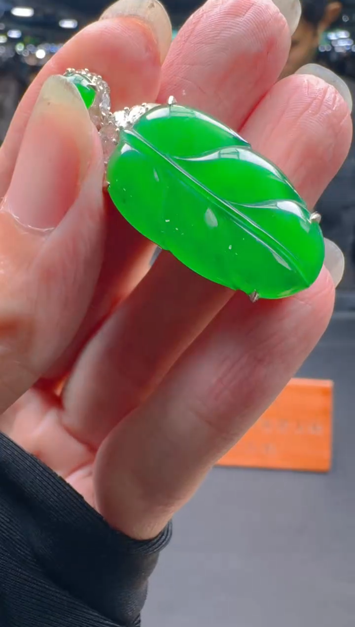 未镶嵌定制翡翠0198635502