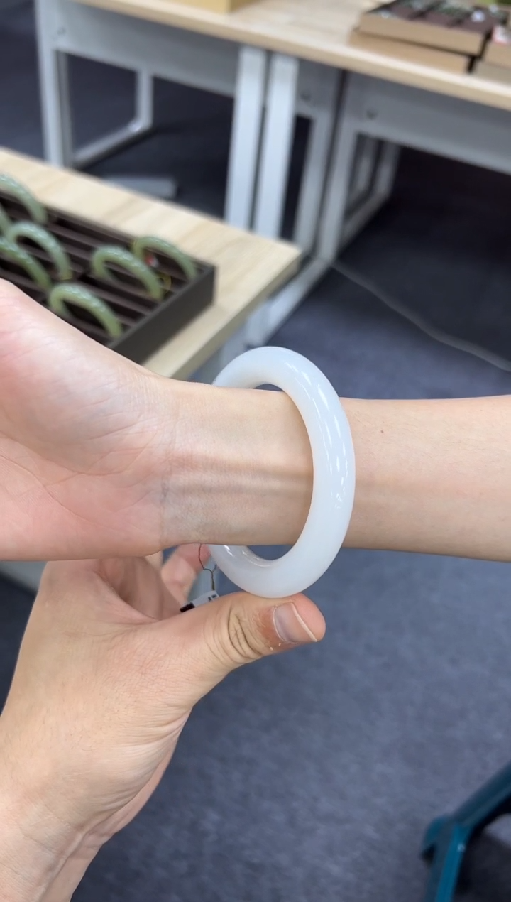 未镶嵌手镯和田玉野牛沟56+  803