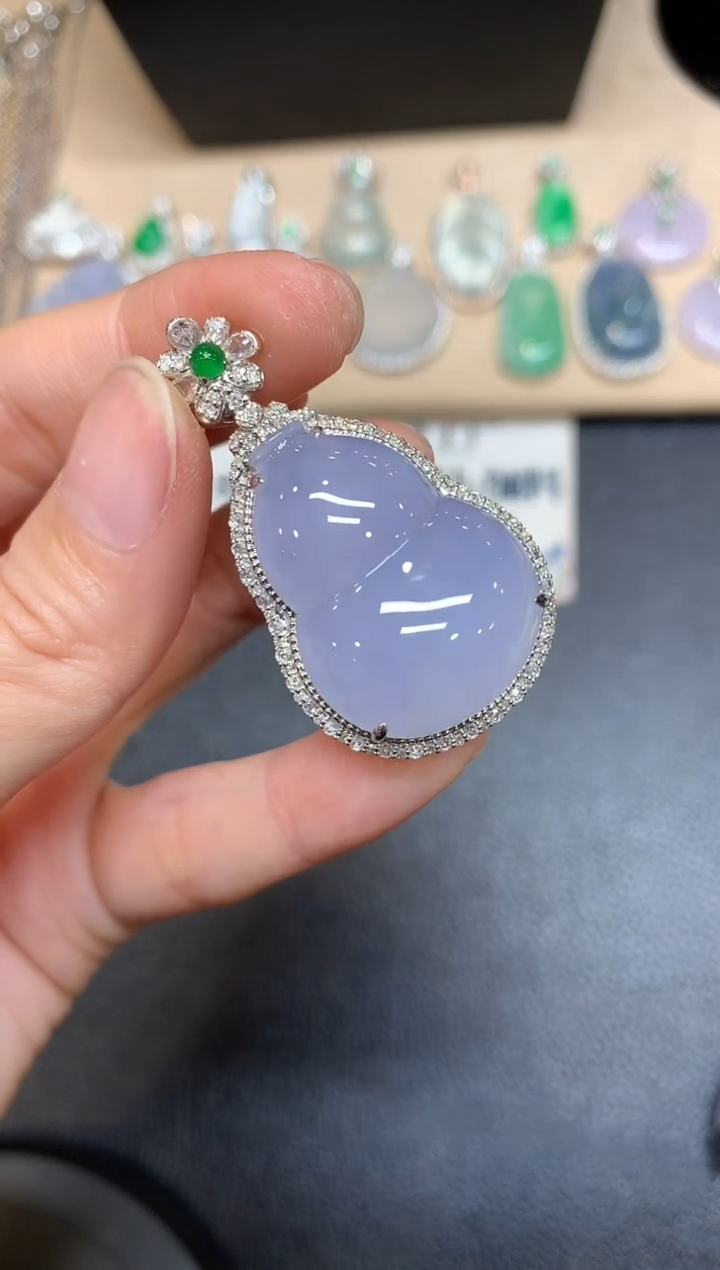 【闪购商品】翡翠颈饰18K金镶嵌葫芦【无服务费