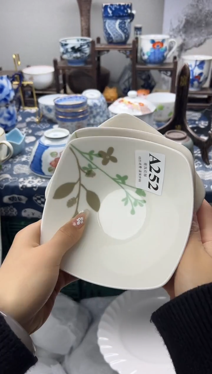 瓷片L****f    A252
