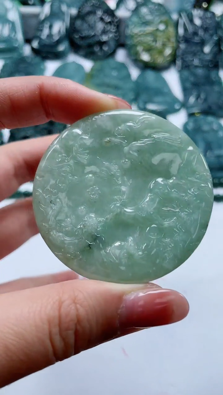 【闪购商品】翡翠颈饰未镶嵌         