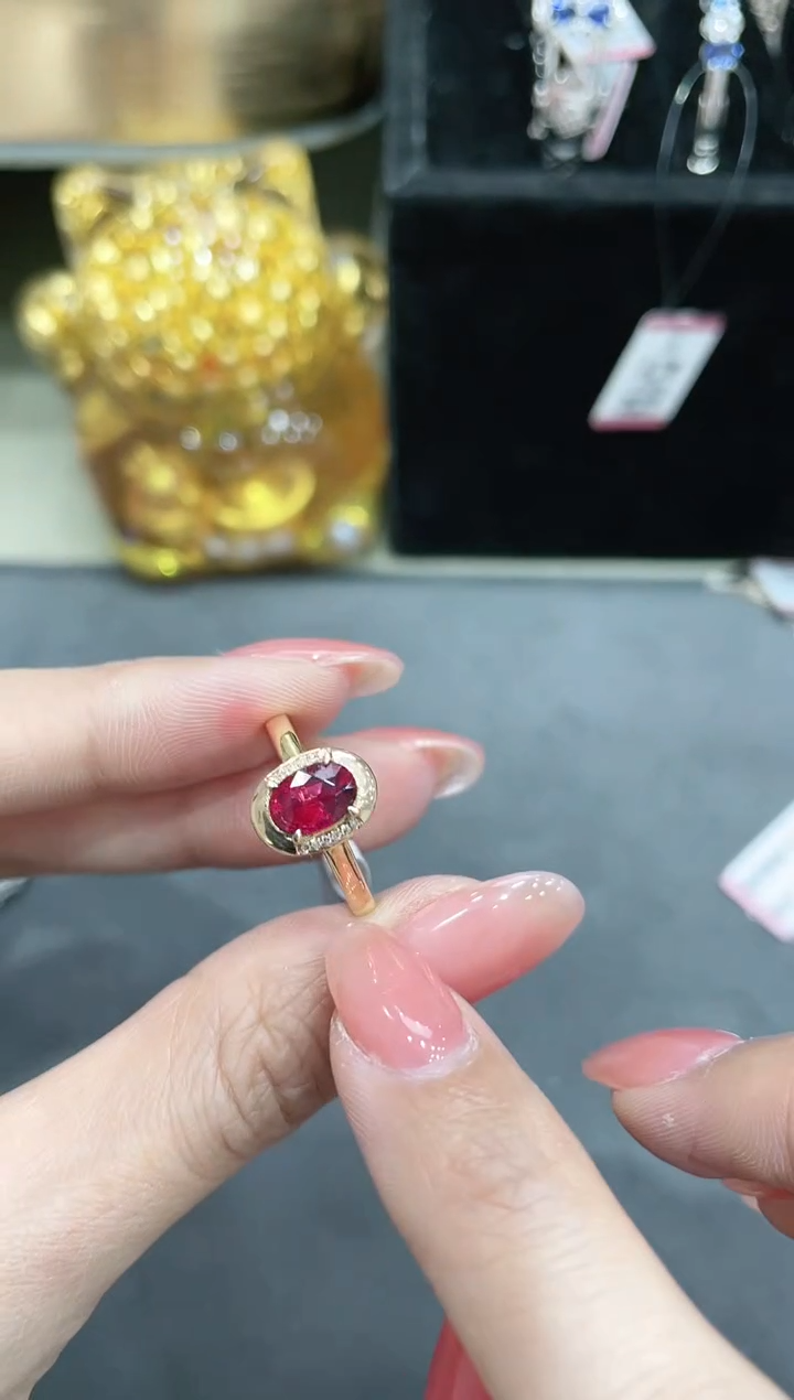 【闪购商品】戒指18K金镶嵌碧玺·