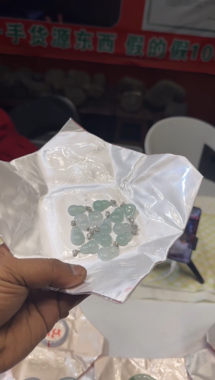 吊坠(不含链)未镶嵌翡翠葫芦吊坠随机发一