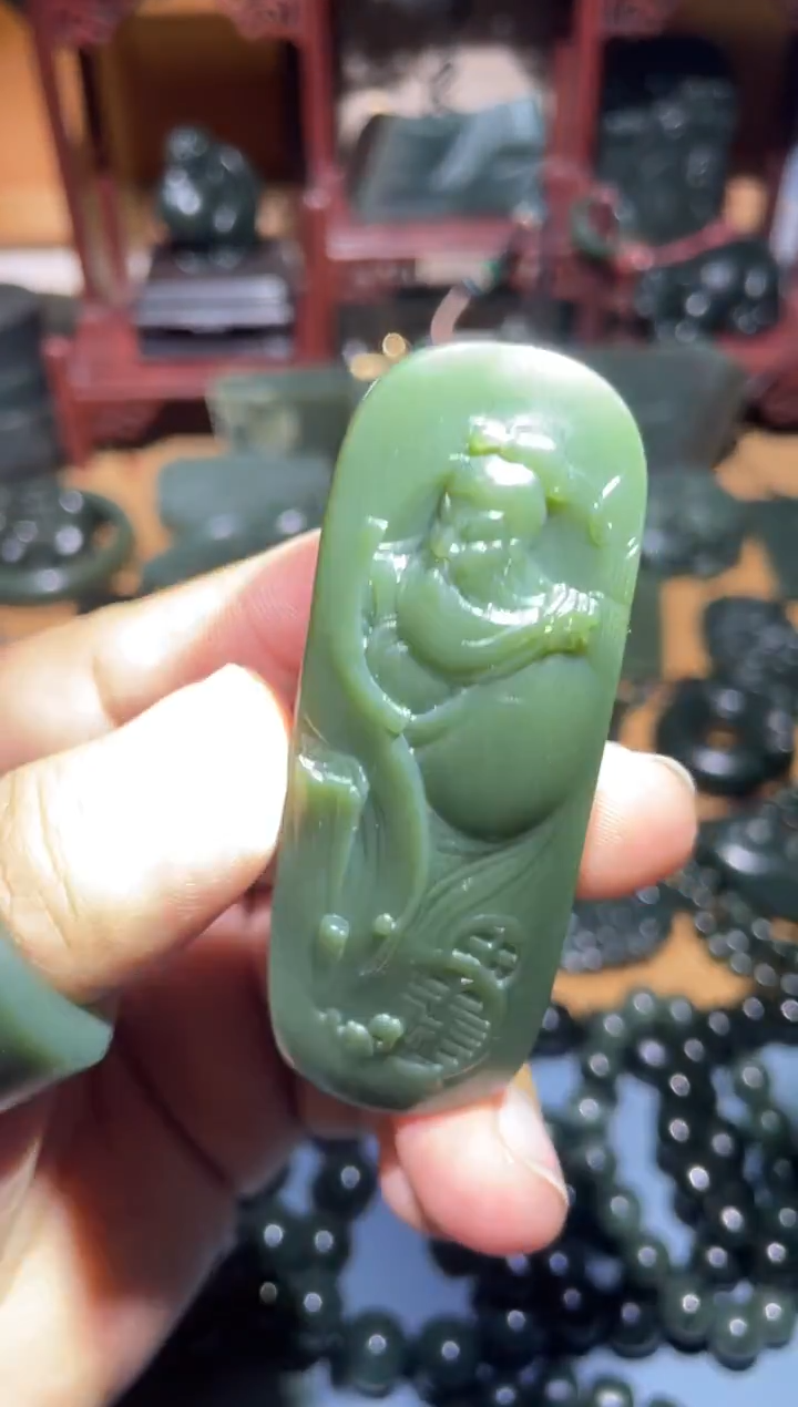 颈饰未镶嵌和田玉（青玉）1