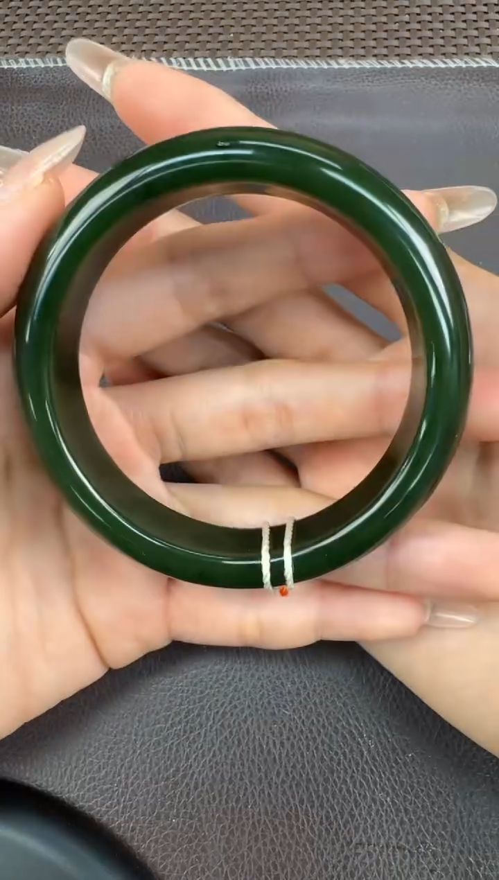 【闪购商品】和田玉手镯未镶嵌58