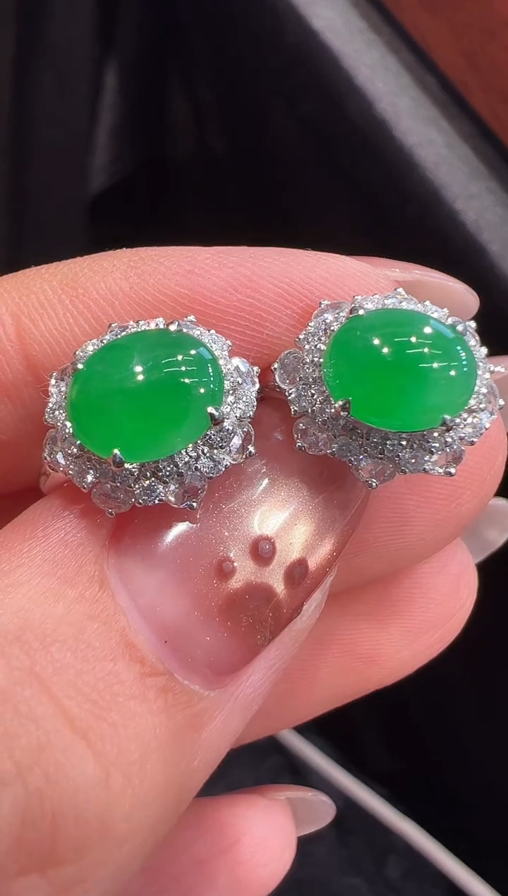 18K金镶嵌翡翠耳饰耳饰