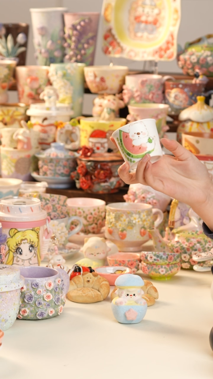 摆件陶景德镇釉下彩手绘设计师款陶瓷