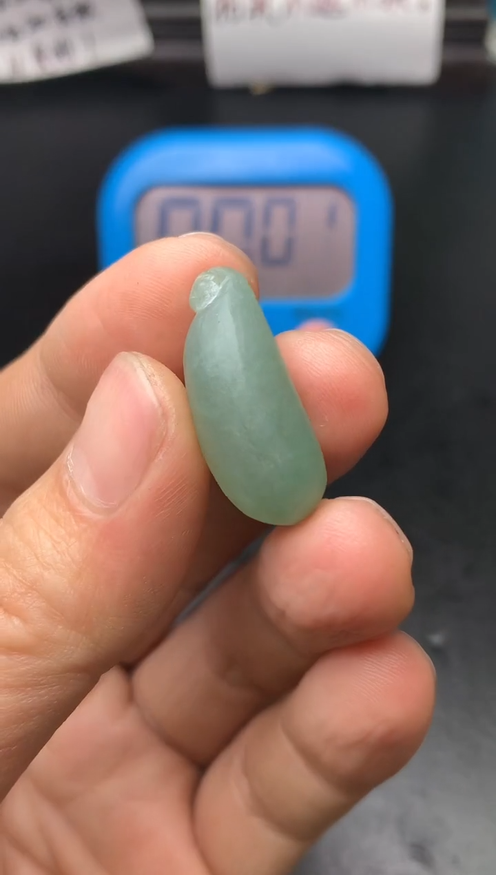 颈饰未镶嵌翡翠李*，福瓜