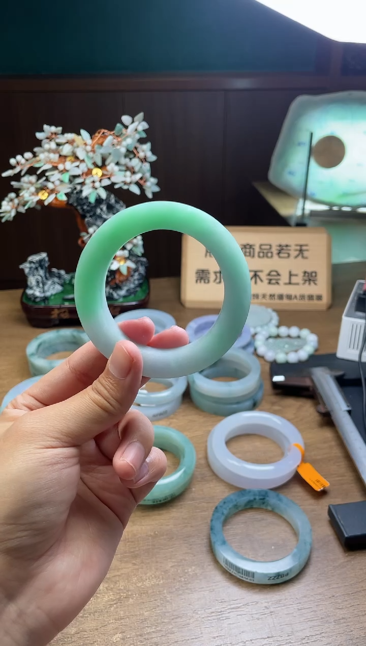 【闪购商品】定制翡翠手镯未镶嵌定制