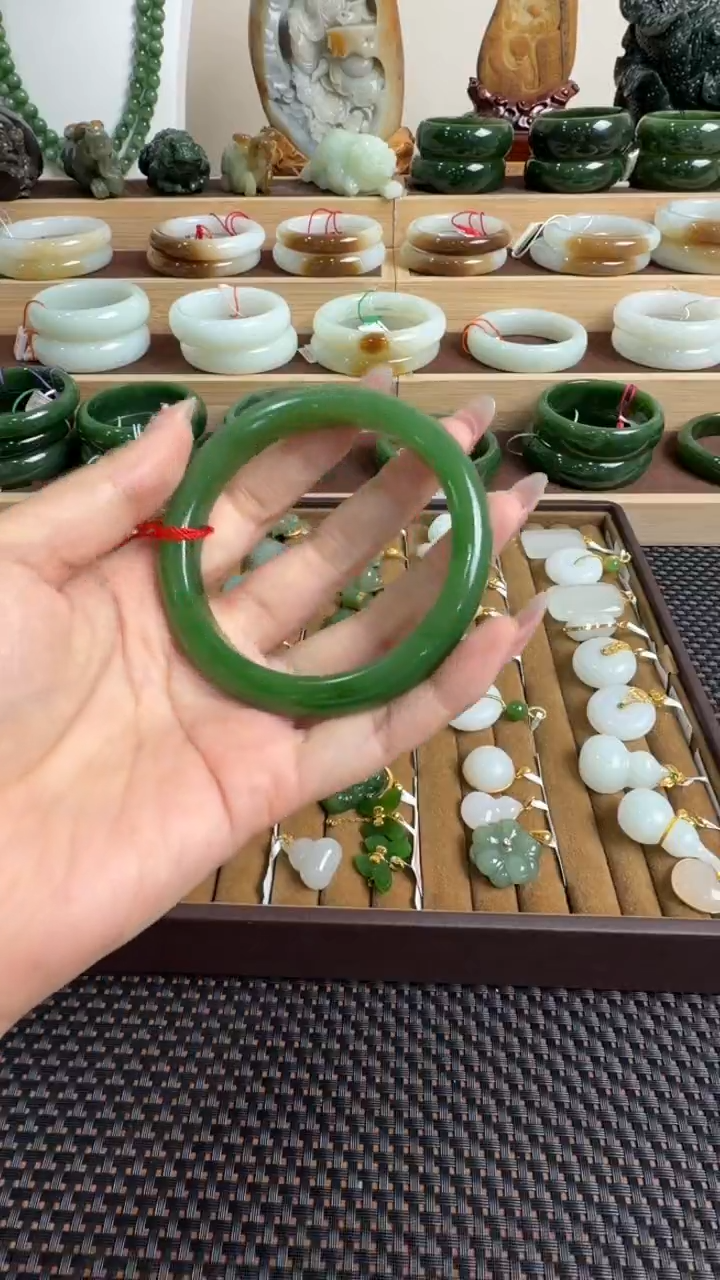 颈饰未镶嵌和田玉手镯62