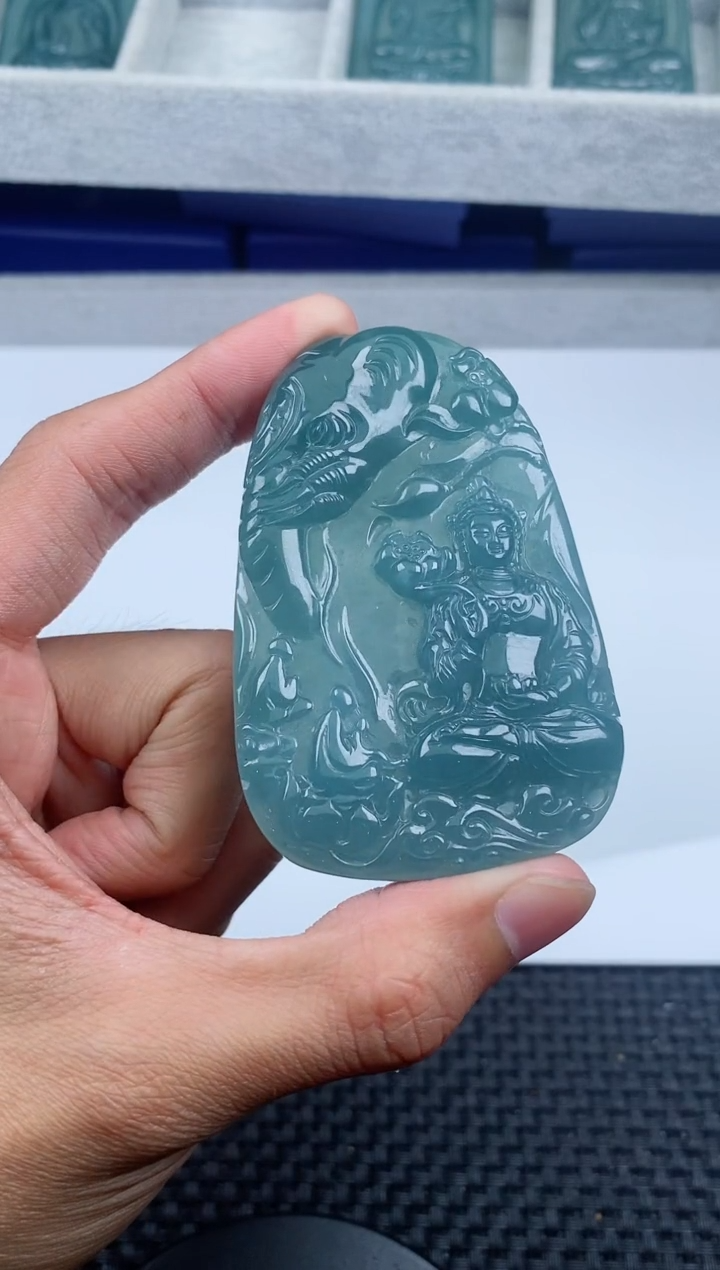 翡翠未镶嵌颈饰1111111111111