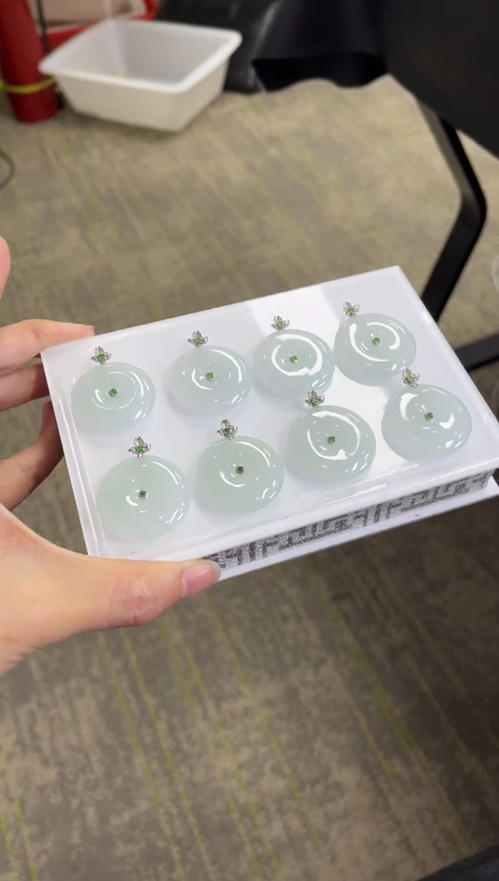 【闪购商品】翡翠颈饰18K金镶嵌L64/多样性发一件/配绳子