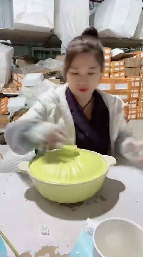 【闪购商品】瑕疵2.8黄色电磁炉砂锅