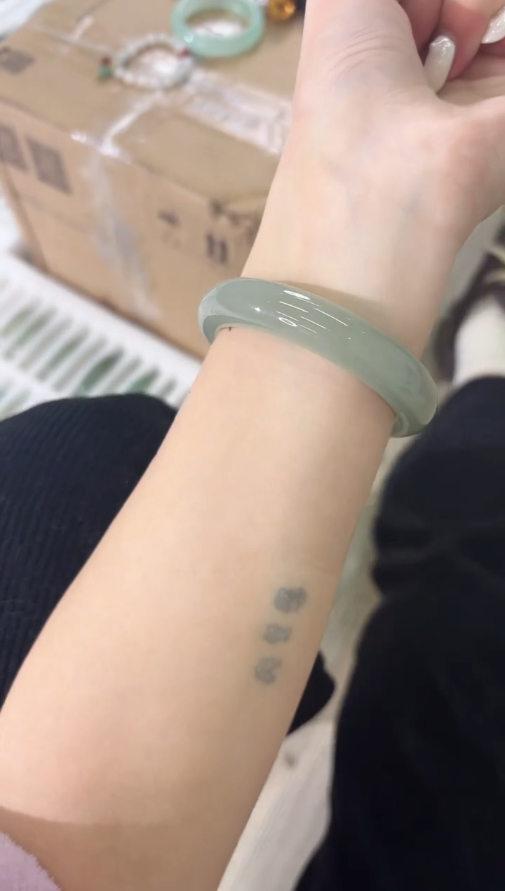 未镶嵌手镯石英质玉139-54D