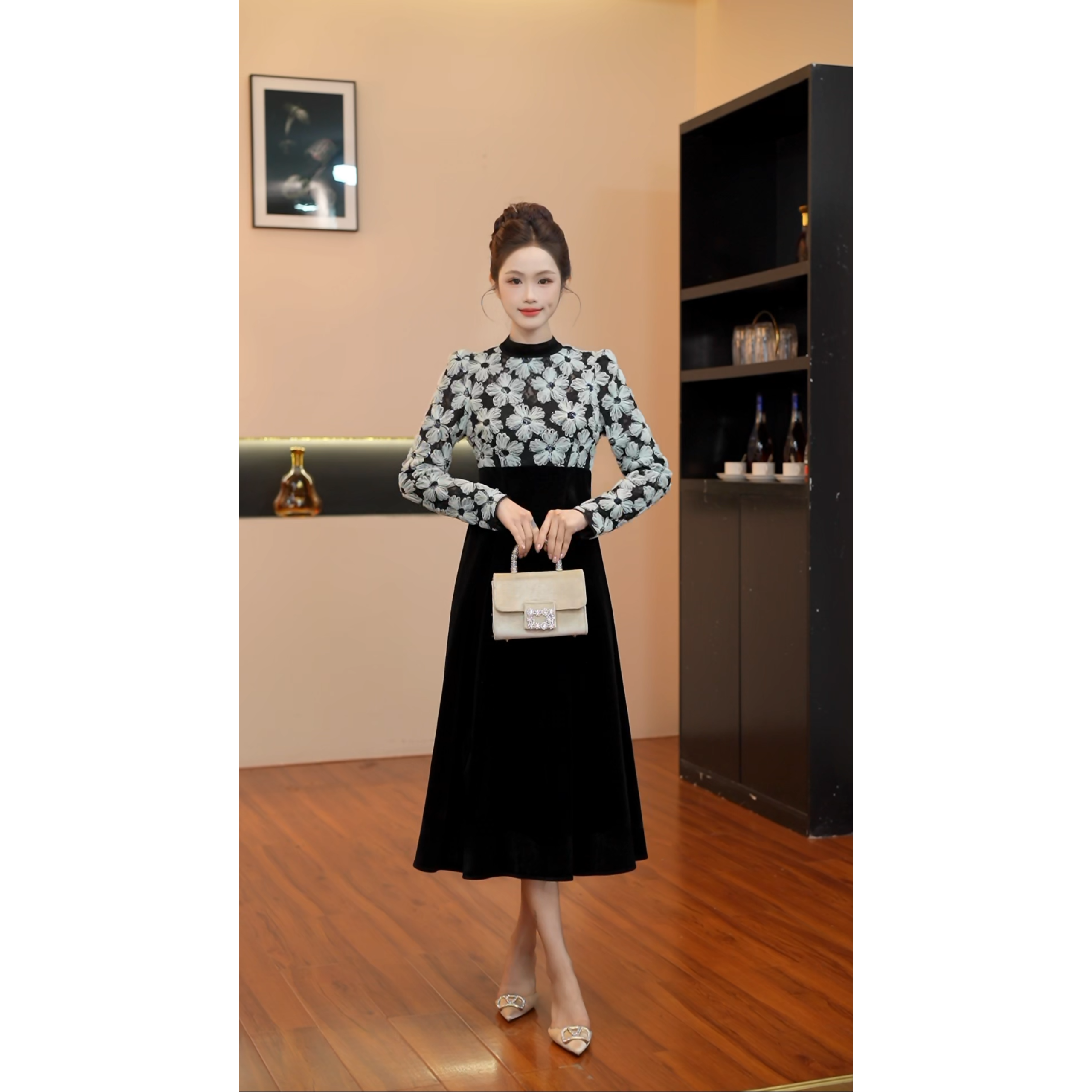 6502-长款【云隐空山】高腰法式短款A型刺绣花朵长袖连衣裙