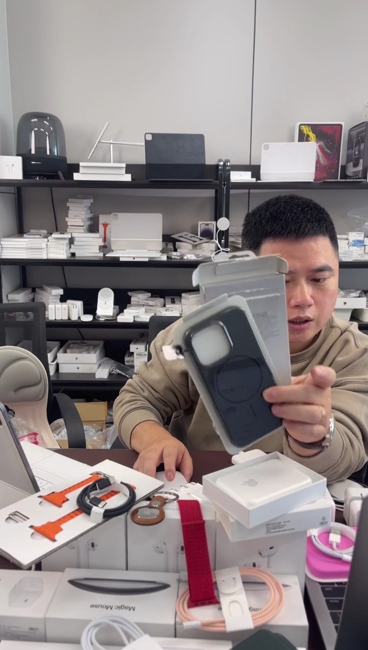 99新Apple苹果beats黑色16pro/95新