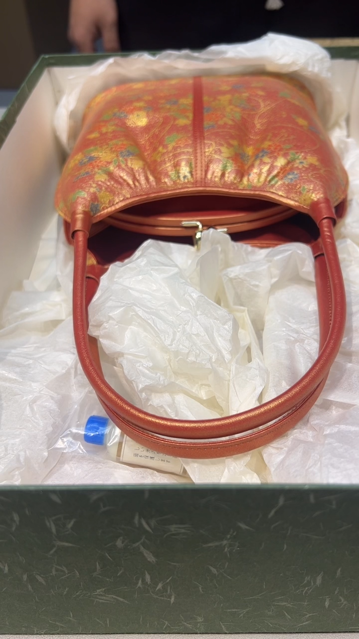 手工艺品琉璃小**1770286840060625