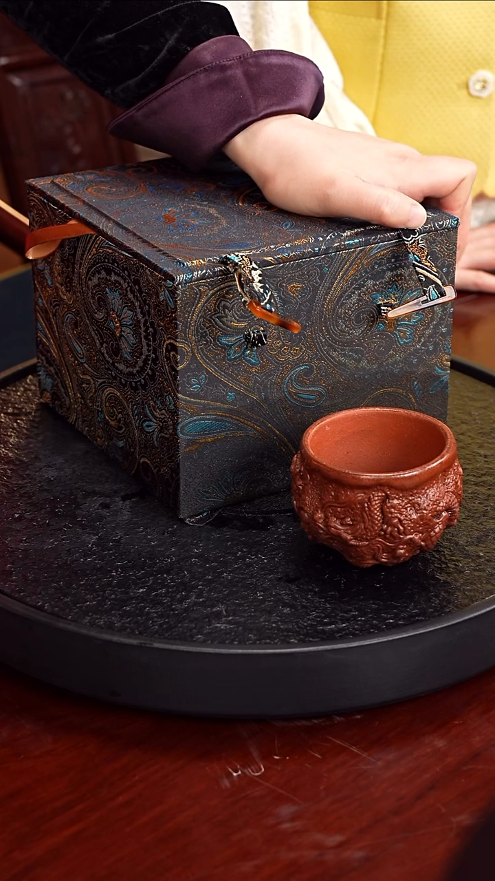 茶壶紫砂徐秀文 德钟82 红泥 260毫升 王璜 配九龙杯