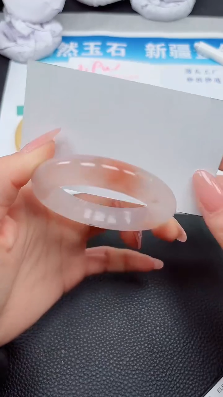 【闪购商品】石英质玉手镯未镶嵌A545