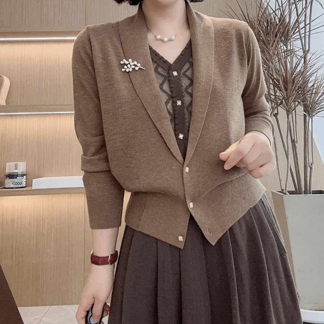 长袖V领针织假两件开衫秋冬新款时尚百搭女士显瘦外搭毛衣针织衫