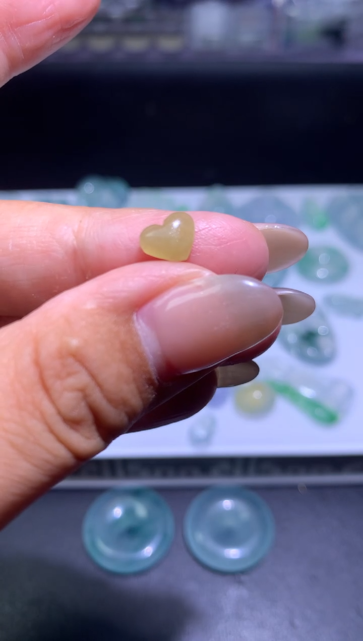 【闪购商品】定制翡翠未镶嵌毛货