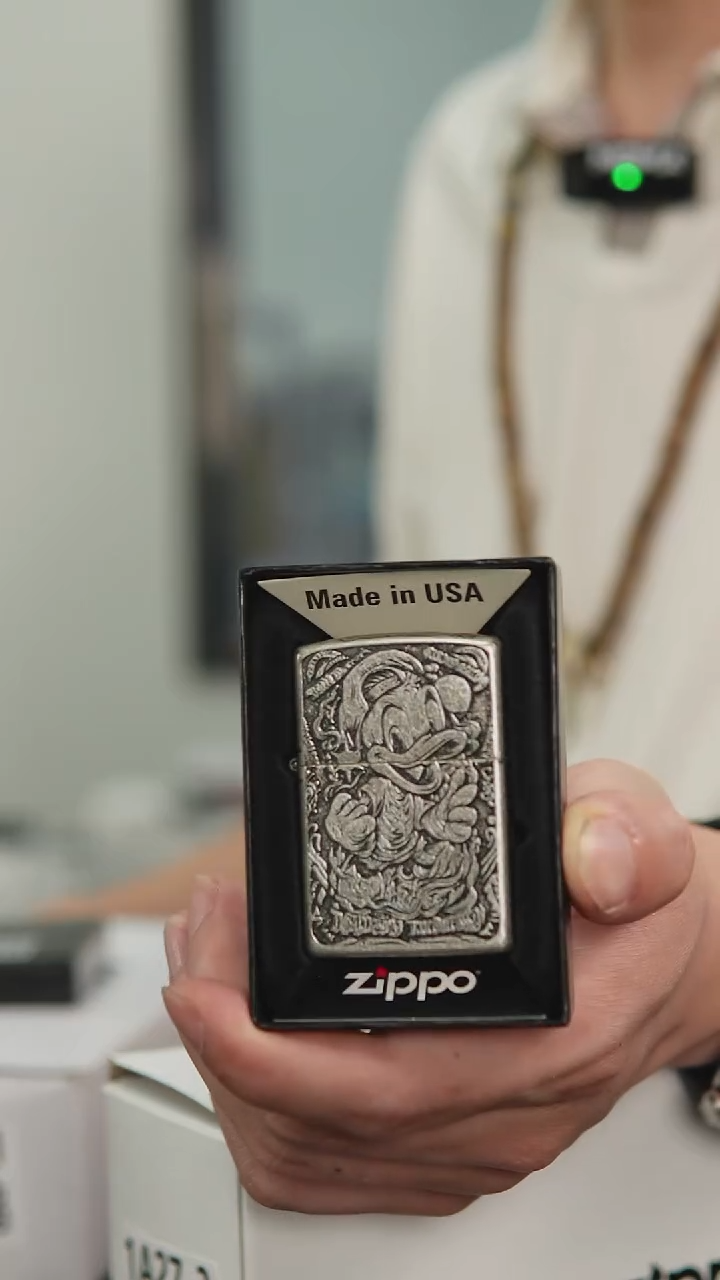 zippo的唐老鸭的打火机