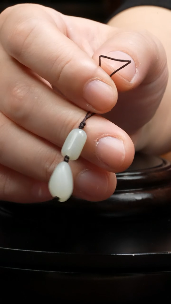 【闪购商品】和田玉吊坠(不含链)未镶嵌2.8克和田玉原石