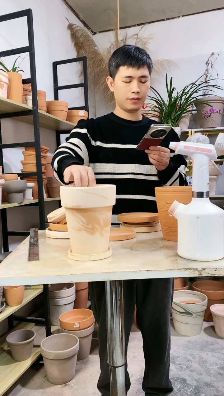 【闪购商品】红陶14*17玛奇朵反比例 1盆1托