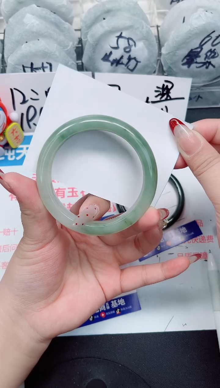 【闪购商品】石英质玉手镯未镶嵌a132