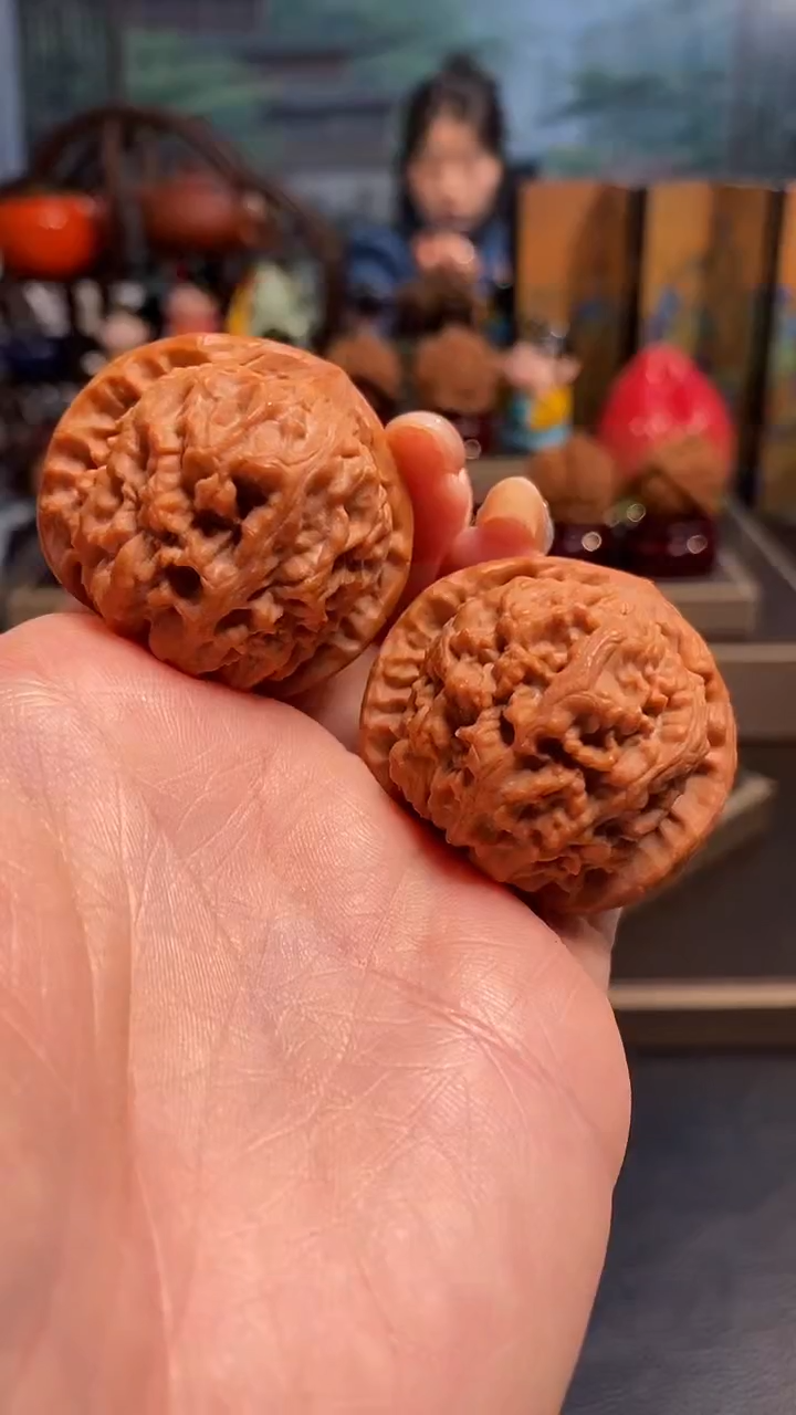 【闪购商品】文玩核桃把件H 458龙墩39尺