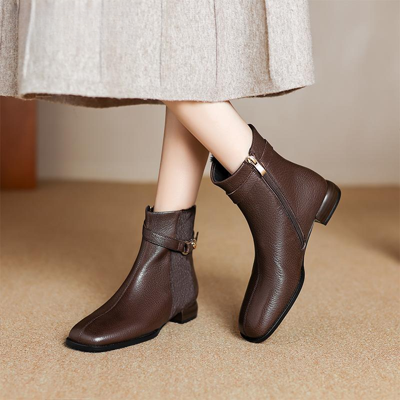 软面软底羊皮靴子女短靴平跟方头马毛皮带扣马丁靴秋冬季2025新款