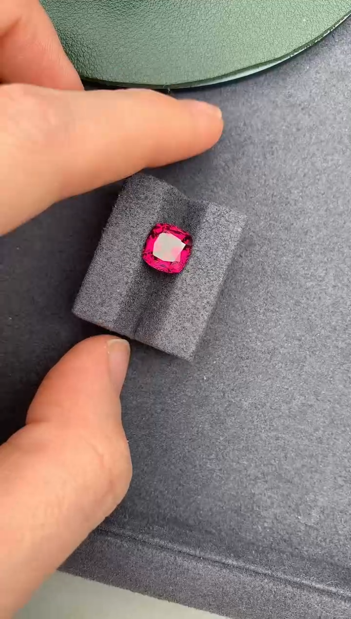 【闪购商品】石榴石裸石未镶嵌3.5ct镁铝榴石