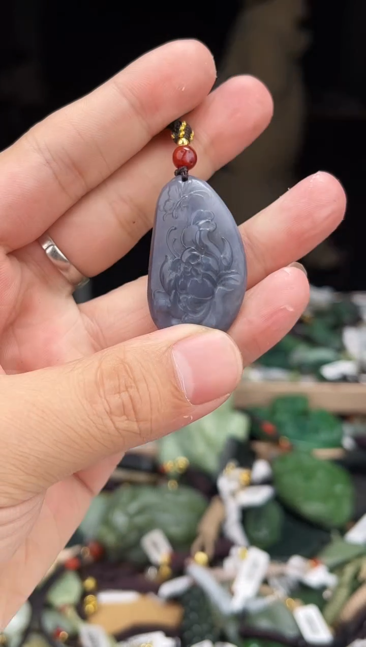 颈饰未镶嵌和田玉1