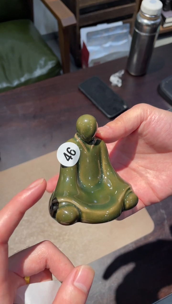 46窑承青瓷坐无相