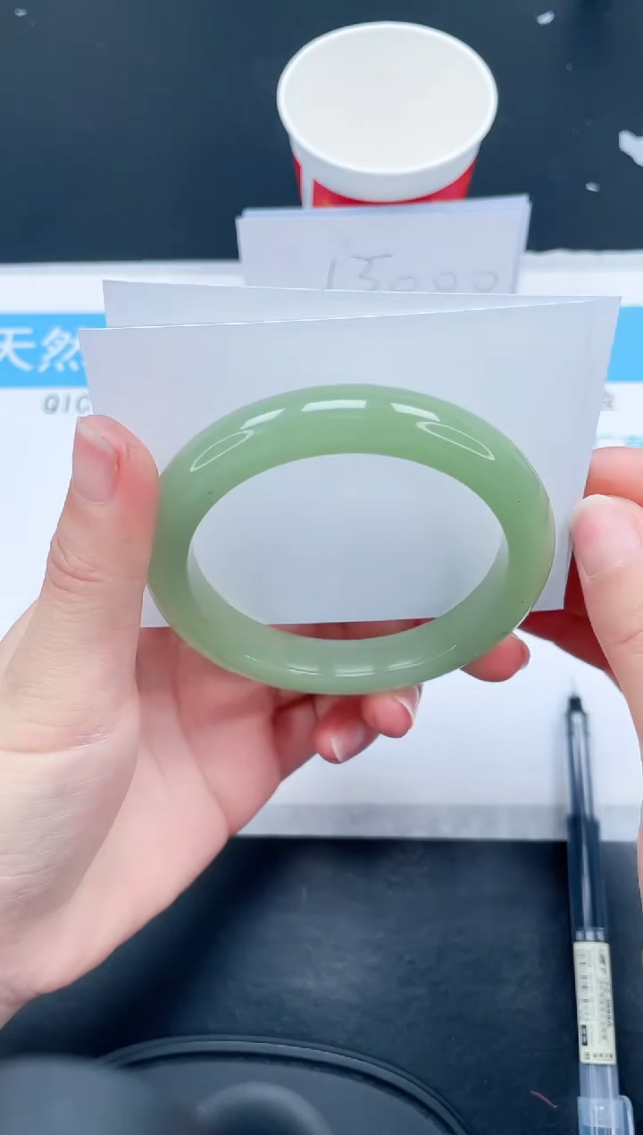 【闪购商品】石英质玉手镯未镶嵌143-56.