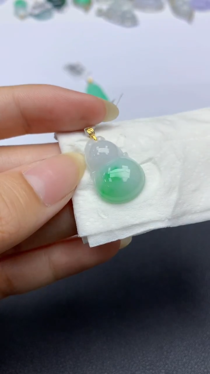 颈饰18K金镶嵌翡翠天然缅甸a货翡翠百元以上9元证书费自理