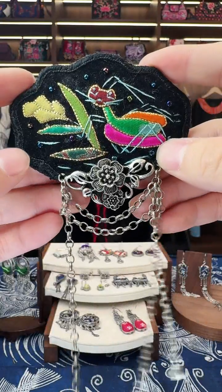 织绣532黔东南苗族刺绣