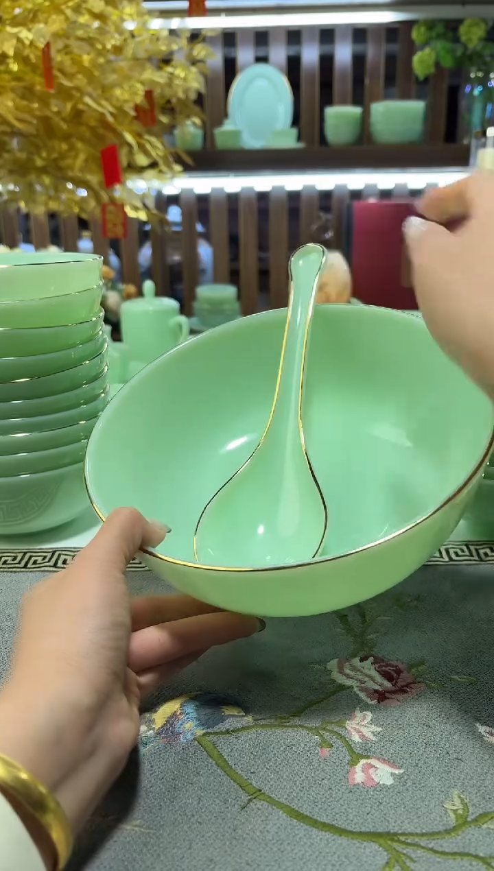 玉瓷8.5英寸汤碗1个汤勺1个